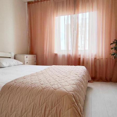1/10 Вулиця Радунська Apartment เคียฟ ภายนอก รูปภาพ