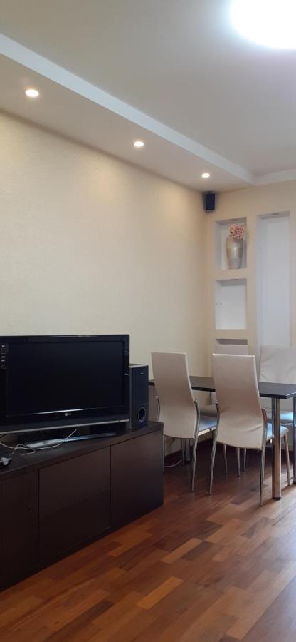 1/10 Вулиця Радунська Apartment เคียฟ ภายนอก รูปภาพ