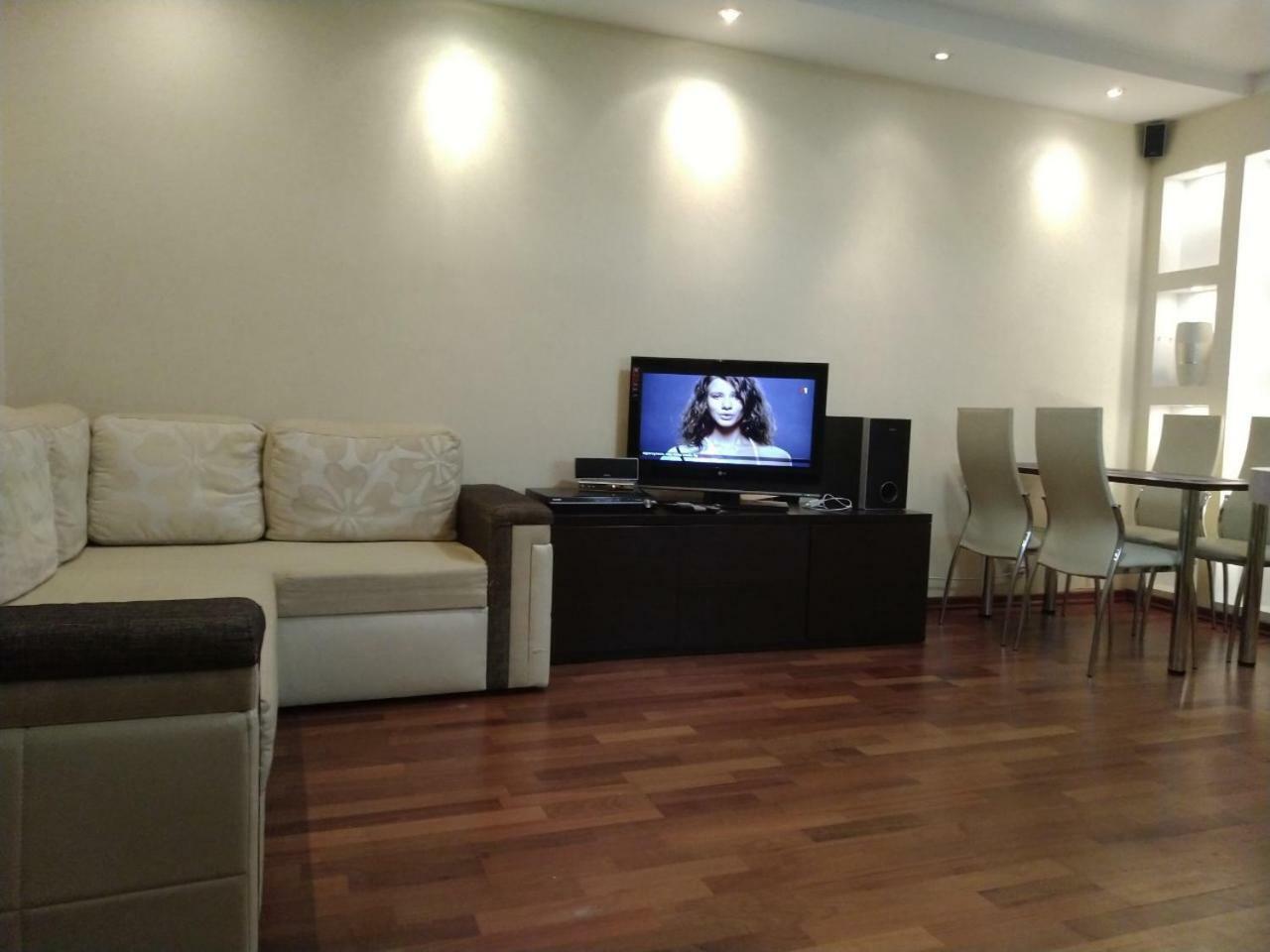 1/10 Вулиця Радунська Apartment เคียฟ ภายนอก รูปภาพ